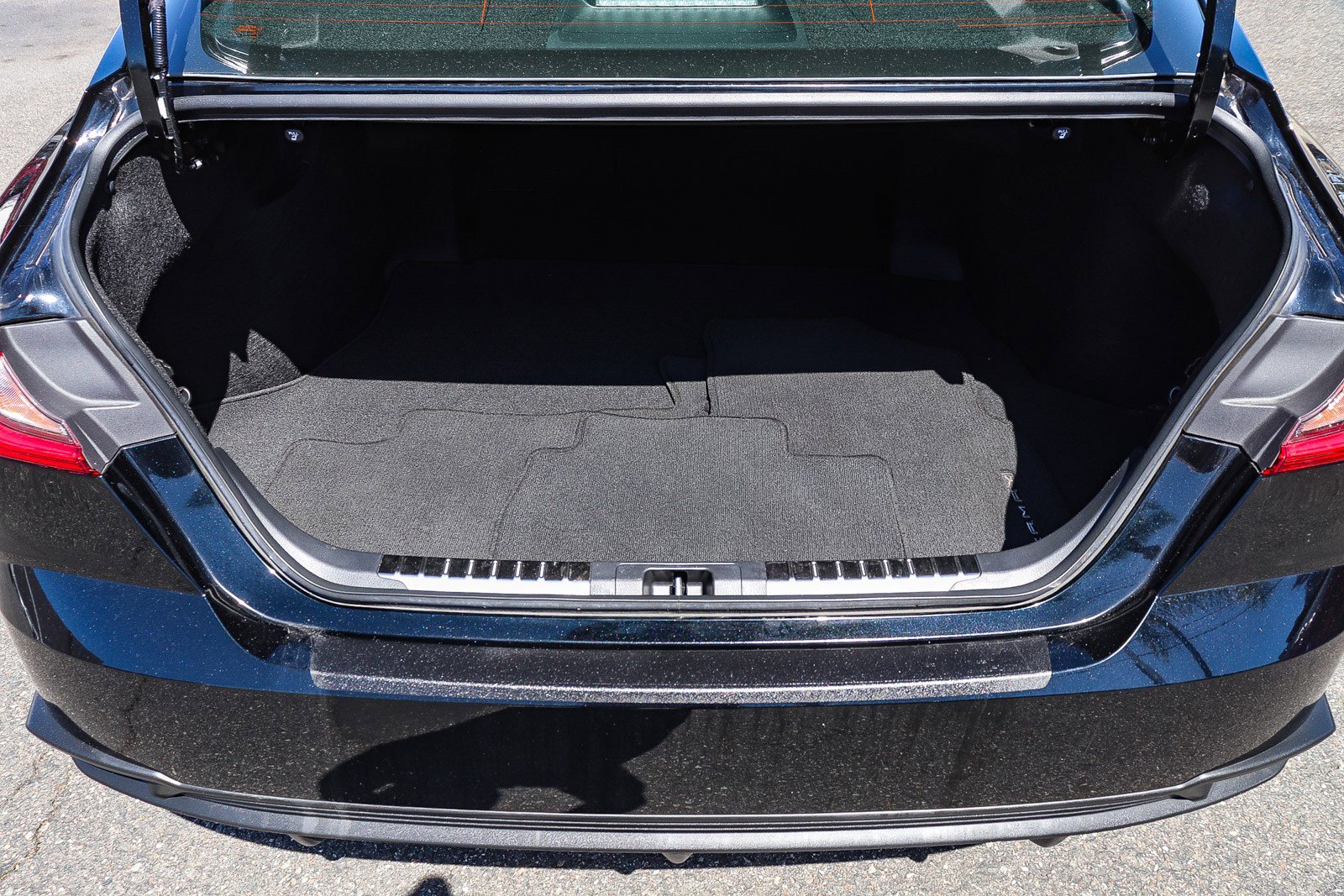 Used 2025 Toyota Camry SE w/ Convenience Package image 27