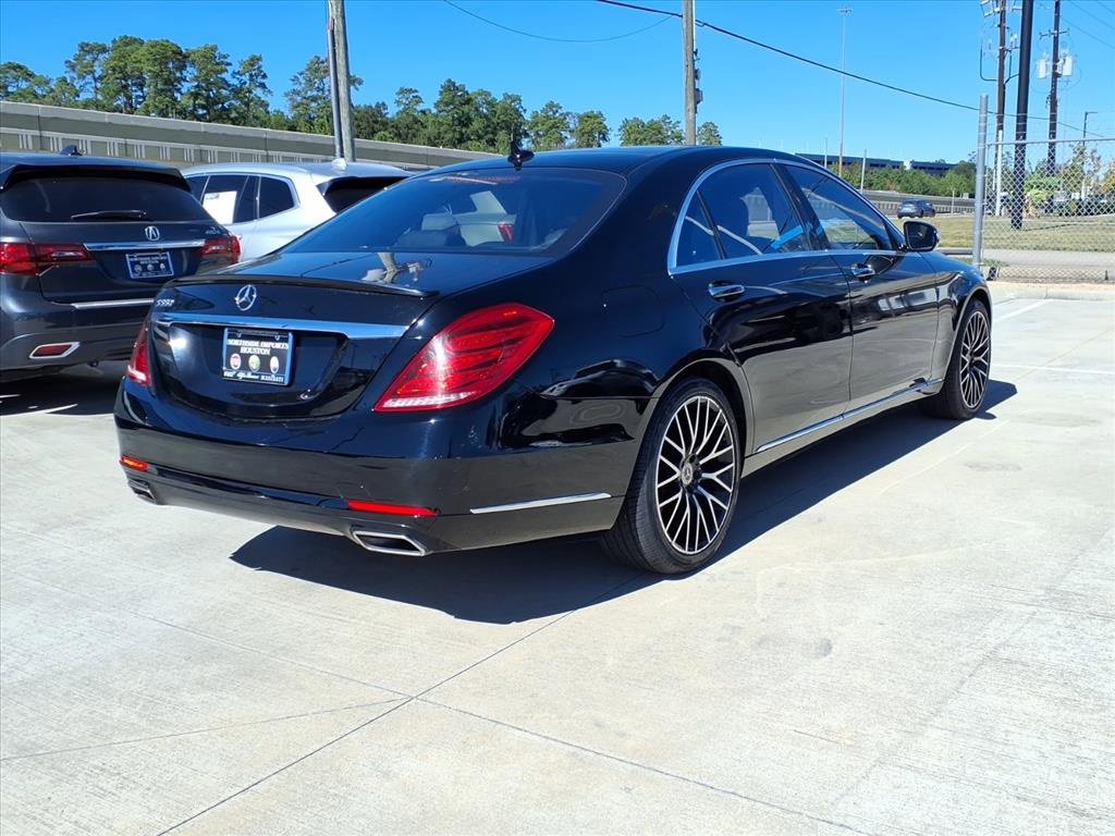 Used 2017 Mercedes-Benz S 550 Sedan image 16