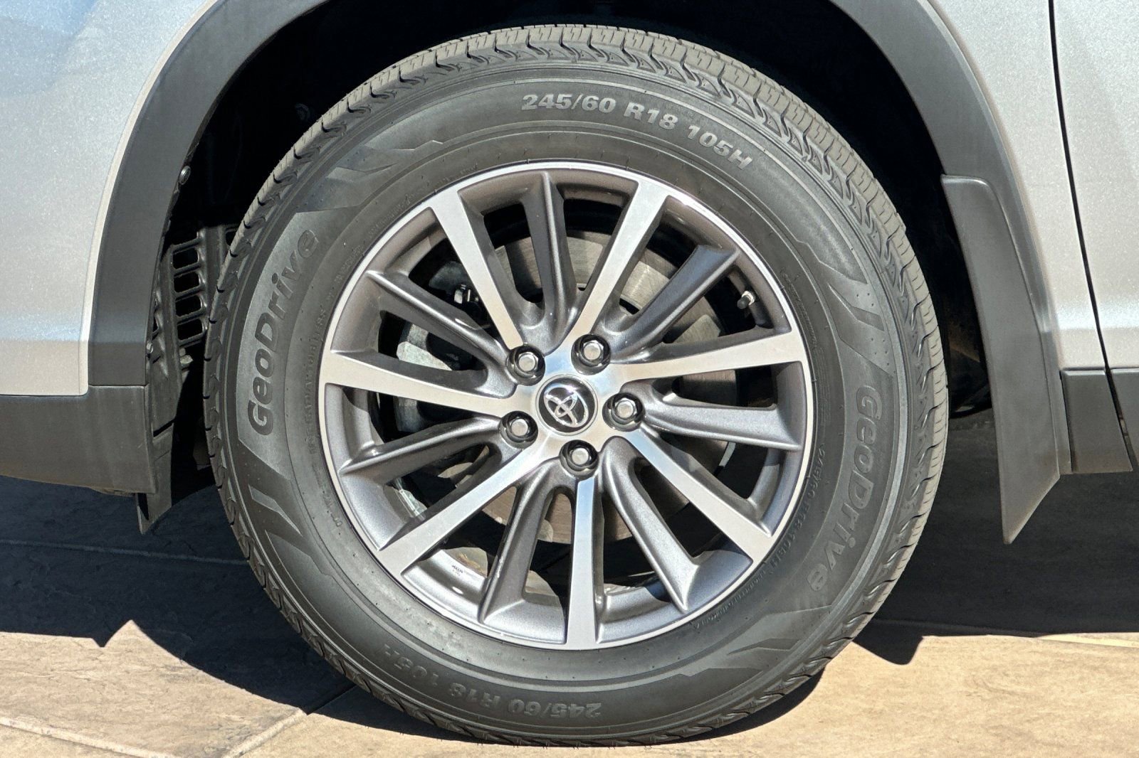 Certified 2019 Toyota Highlander XLE image 35