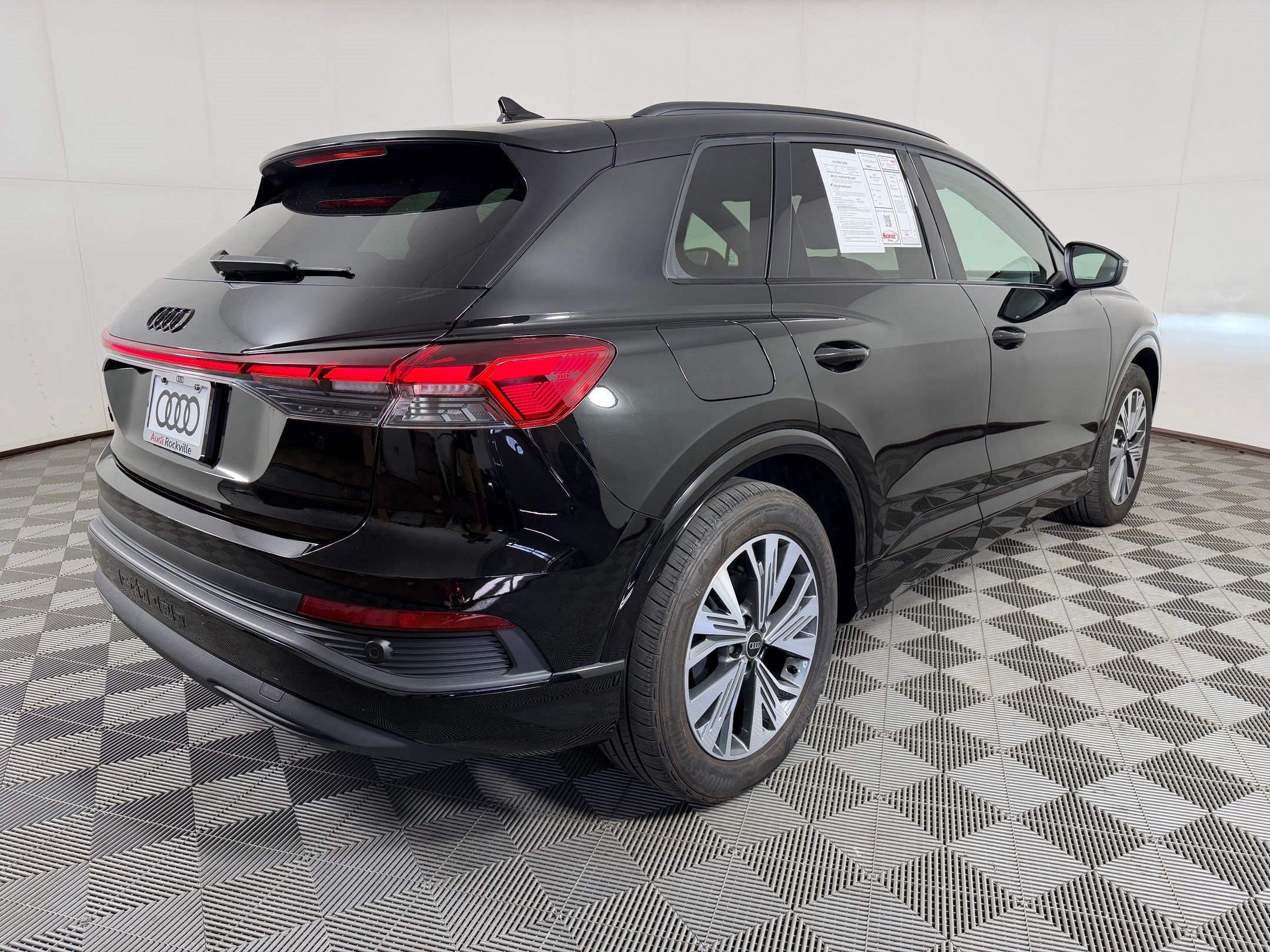 Certified 2025 Audi Q4 e-tron Premium w/ Convenience Package RWD image 9