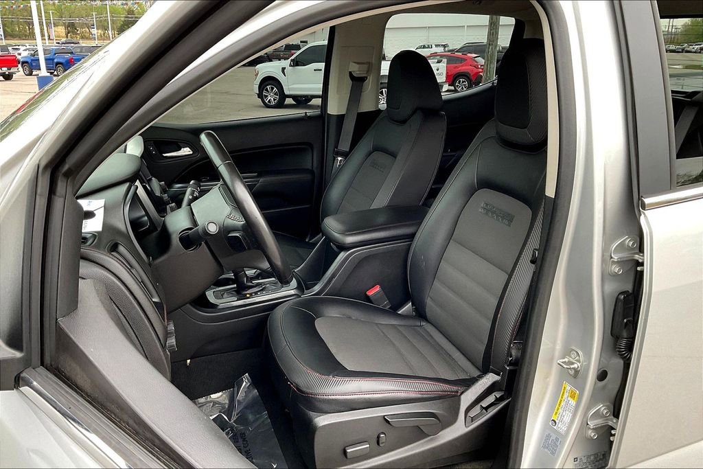 Used 2017 GMC Canyon SLE w/ All Terrain Package image 27