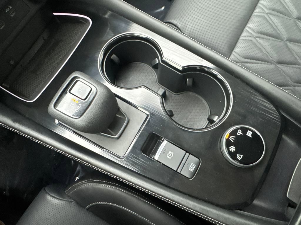 Used 2025 Nissan Rogue Platinum w/ Tech Package image 57