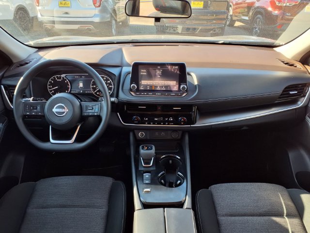 Used 2022 Nissan Rogue SV FWD image 6