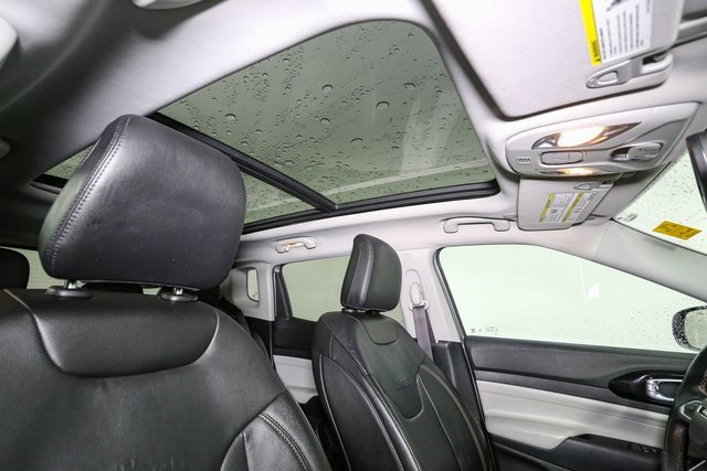 Used 2022 Jeep Compass Limited w/ Sun and Sound Group image 18