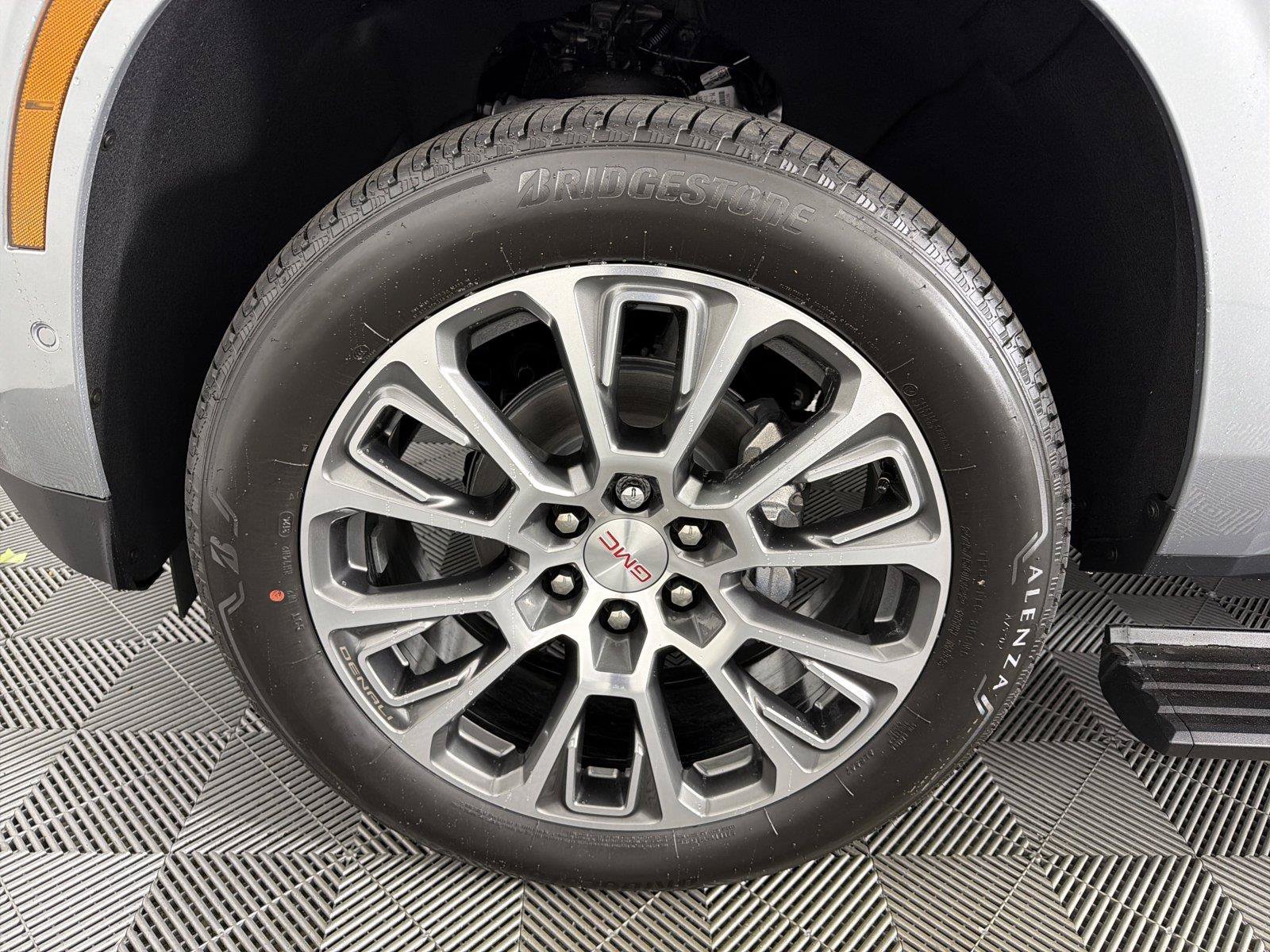 New 2026 GMC Yukon XL Denali w/ Sun & Power Step Package AWD/4WD image 10