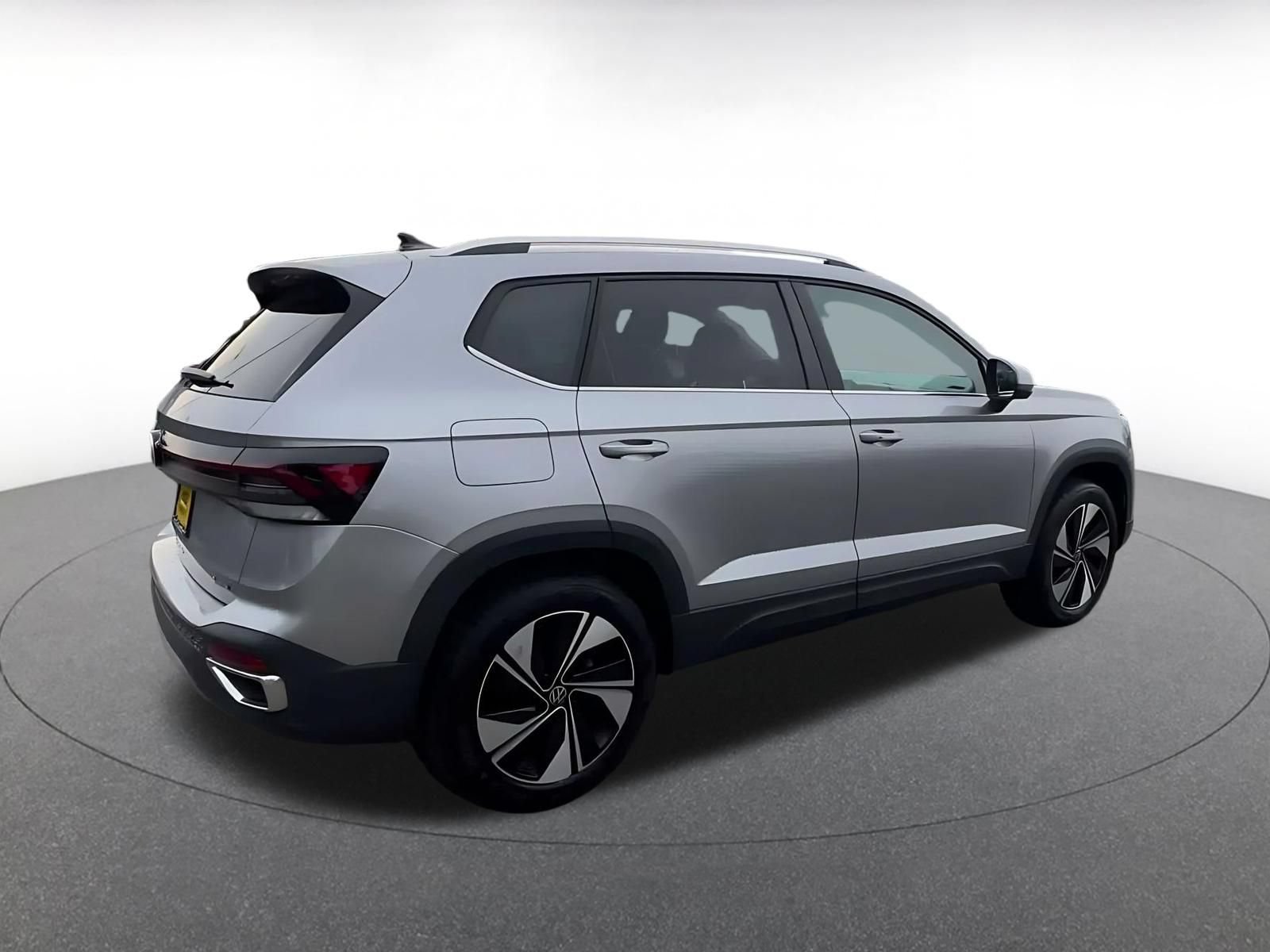 Used 2026 Volkswagen Taos SE AWD/4WD image 12