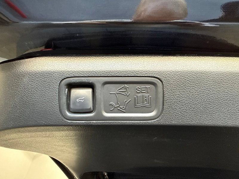 Used 2021 Ford Expedition XLT AWD/4WD image 13