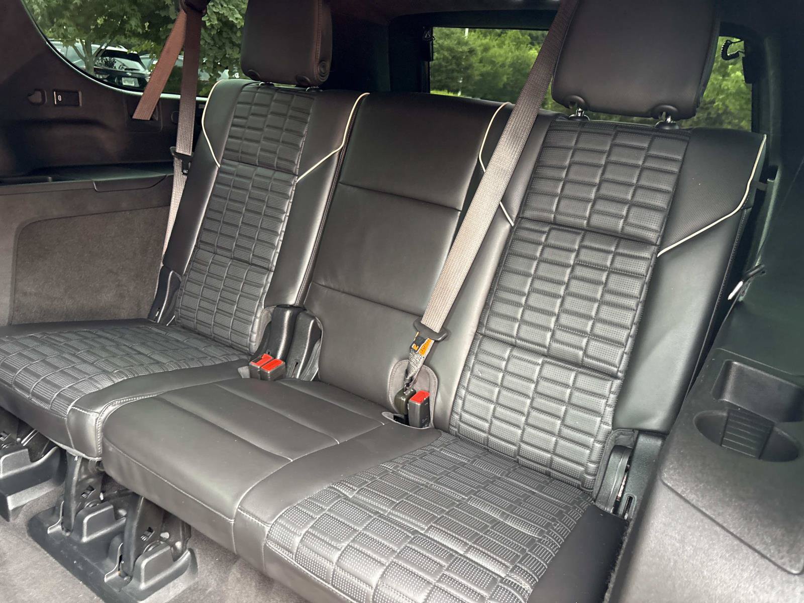 Used 2024 Cadillac Escalade ESV Sport Platinum w/ LPO, ONYX Package AWD/4WD image 31