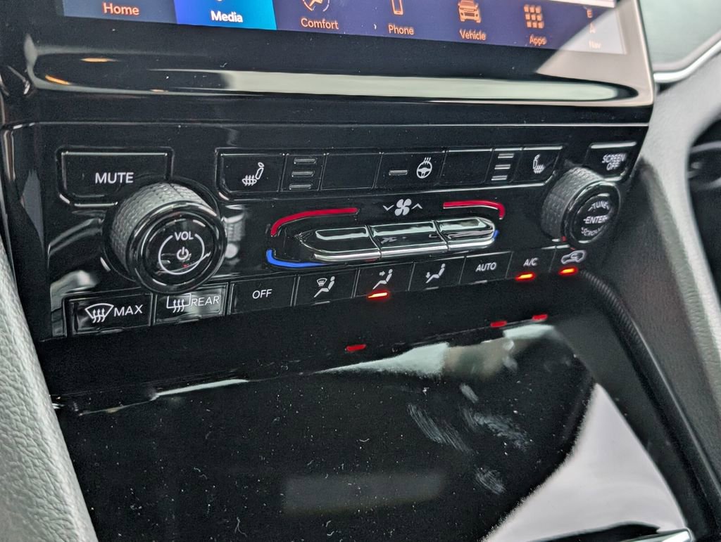 New 2025 Jeep Grand Cherokee Limited w/ Black Appearance Package image 19