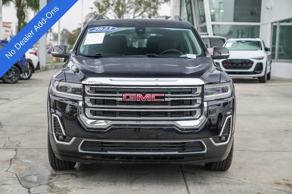 Used 2023 GMC Acadia SLT image 2