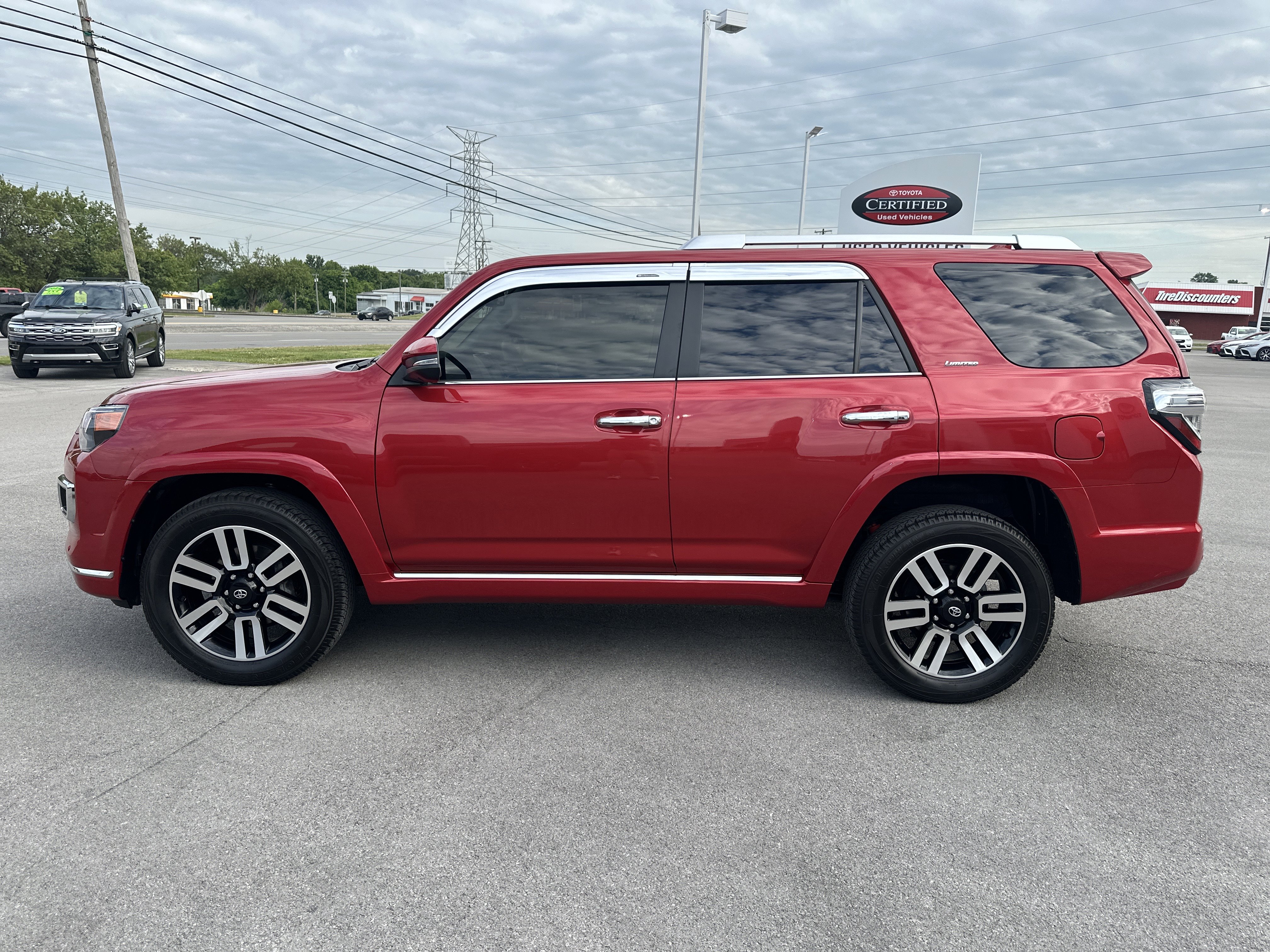 Used 2023 Toyota 4Runner Limited AWD/4WD image 4