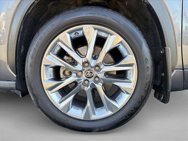 Used 2020 Toyota Highlander Limited image 9