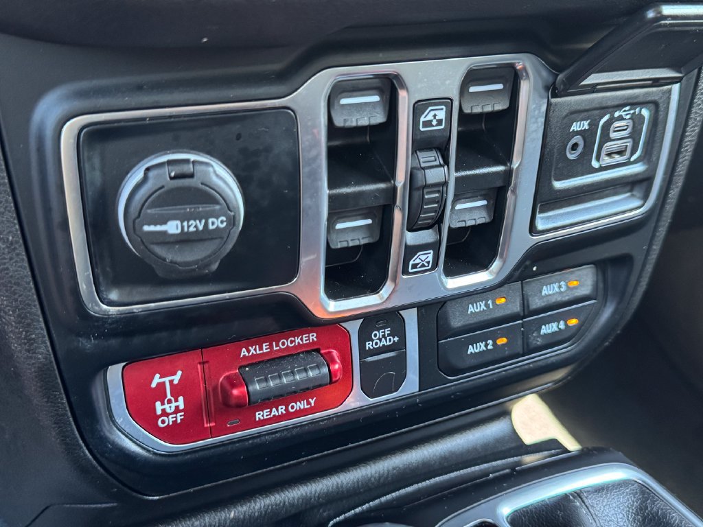 Used 2024 Jeep Wrangler Unlimited Sport AWD/4WD image 22