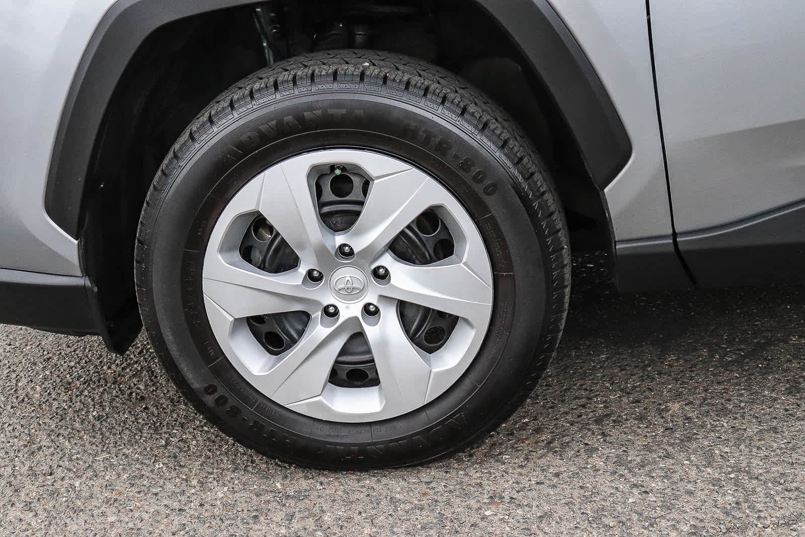 Used 2024 Toyota RAV4 LE AWD/4WD image 13