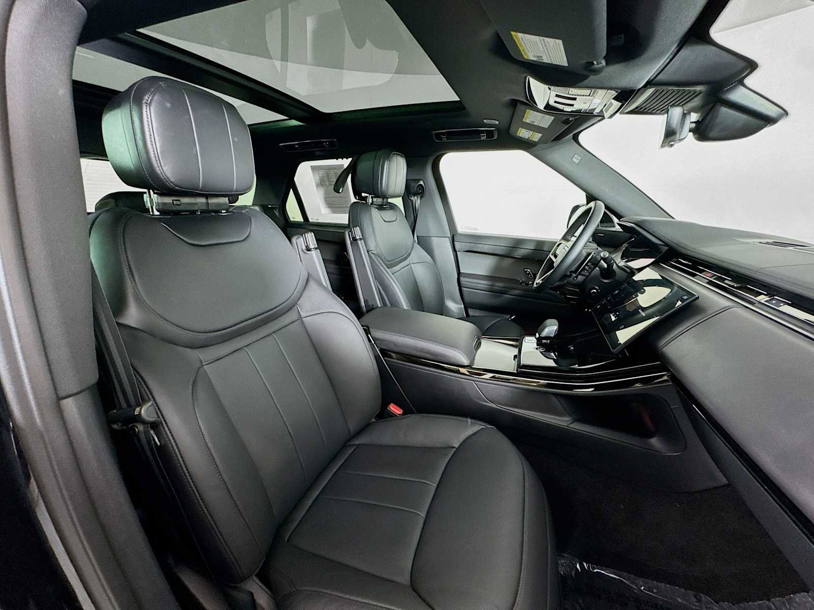 Used 2025 Land Rover Range Rover Sport Dynamic SE image 30