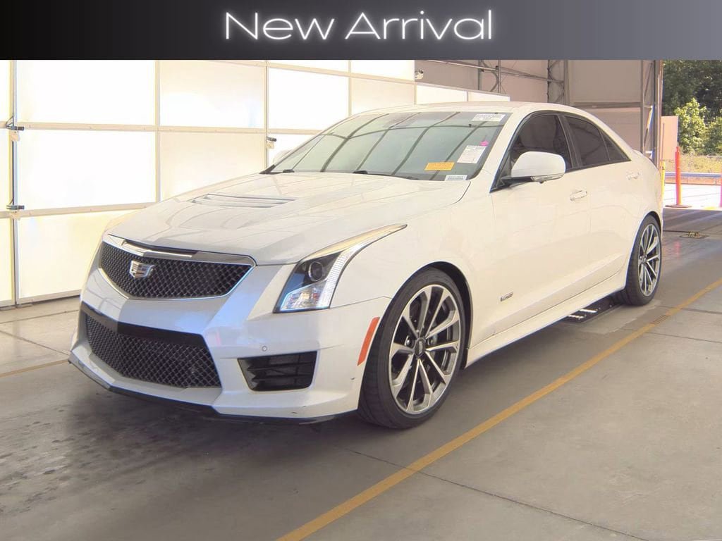 Used 2018 Cadillac ATS V w/ Luxury Package RWD image 3