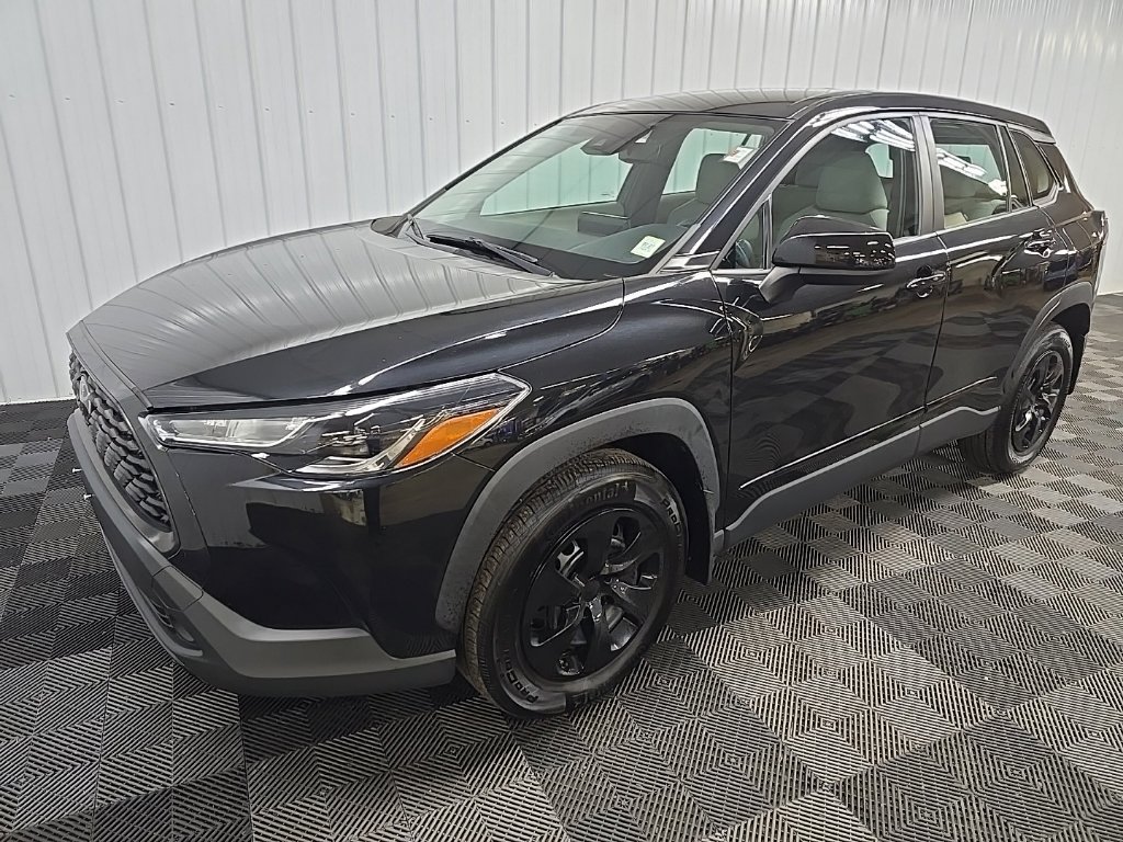 Used 2022 Toyota Corolla Cross L AWD/4WD image 8