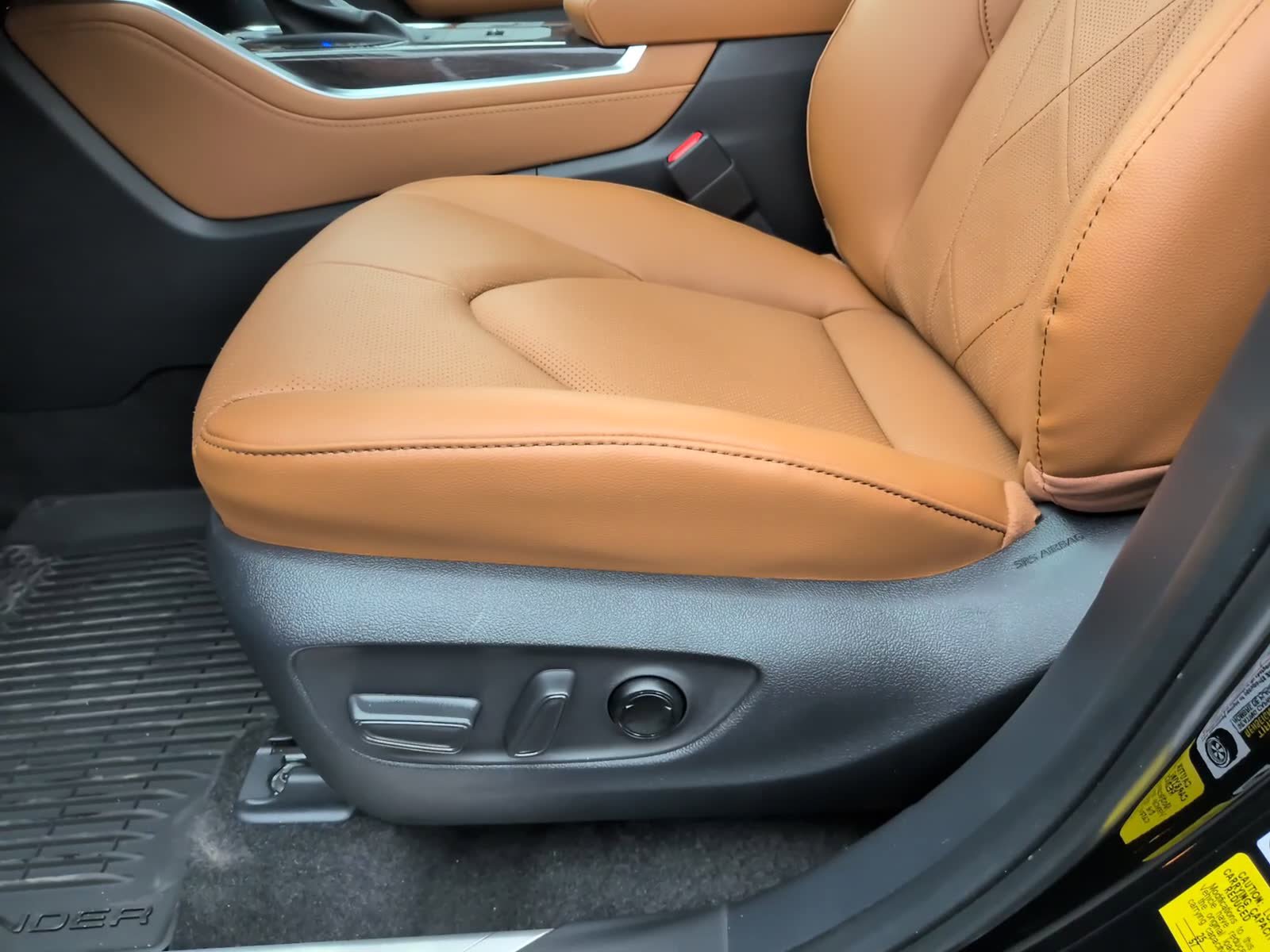 New 2026 Toyota Highlander Platinum image 18