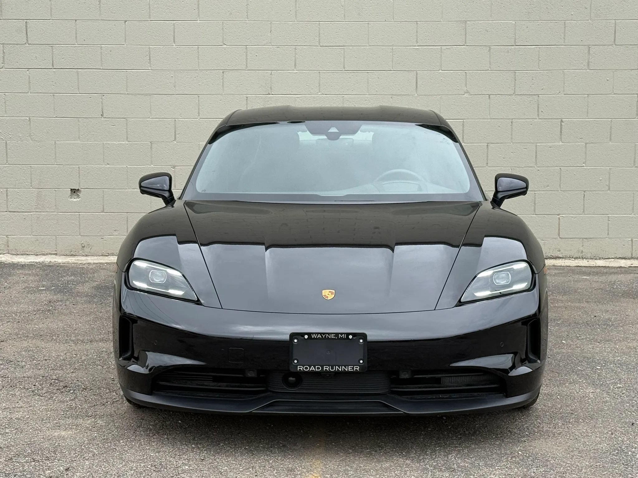 Used 2025 Porsche Taycan RWD image 19