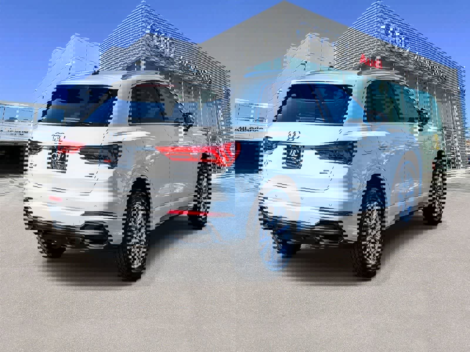 Used 2025 Audi Q3 2.0T Premium image 4