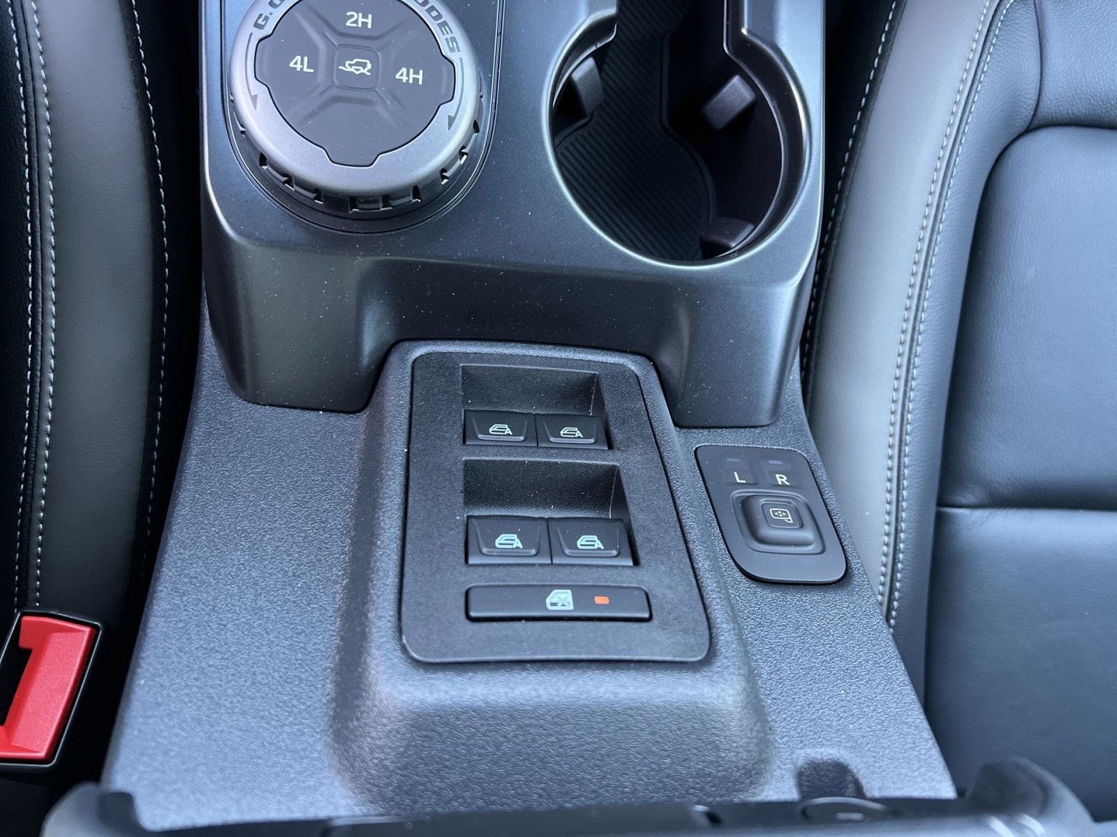 New 2025 Ford Bronco Outer Banks image 15