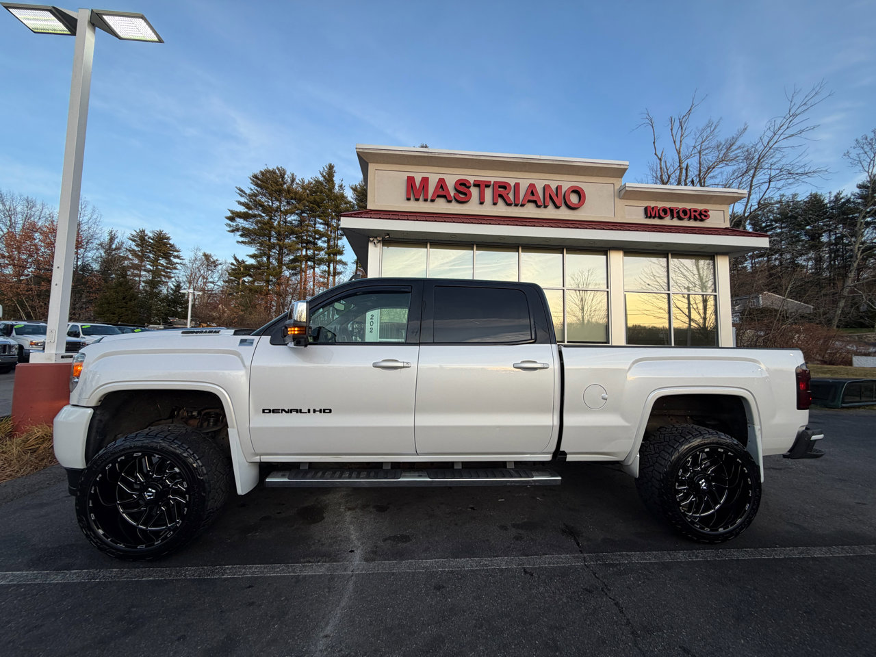 Used 2018 GMC Sierra 3500 Denali w/ Duramax Plus Package image 12