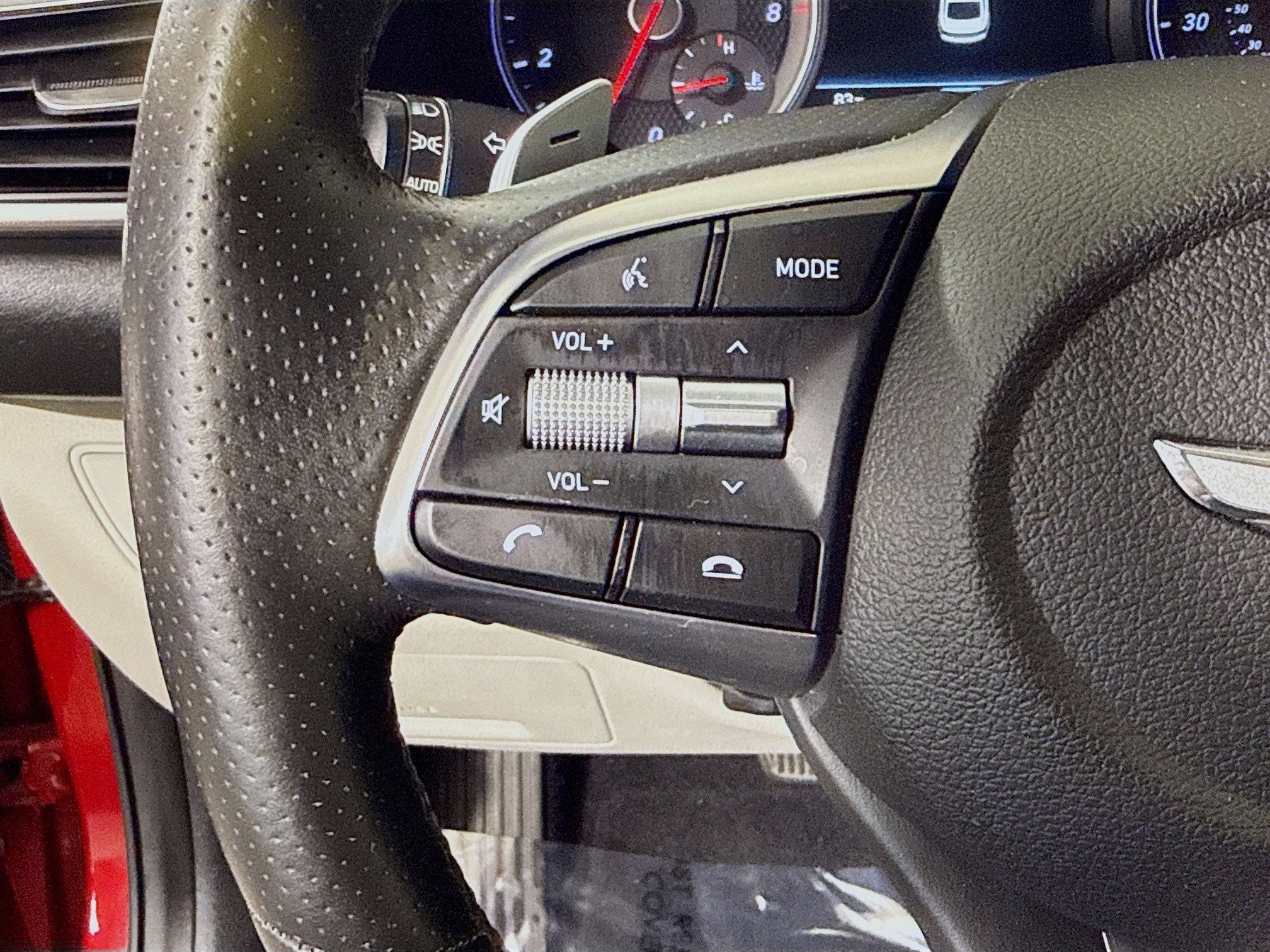 Used 2020 Genesis G70 2.0T image 14