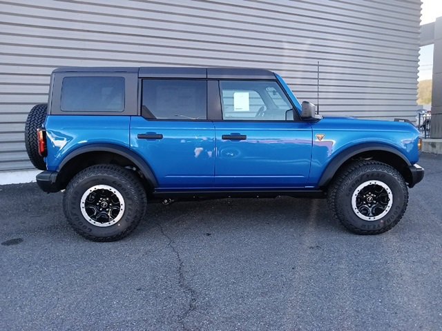 New 2025 Ford Bronco Badlands w/ Sasquatch Package image 2