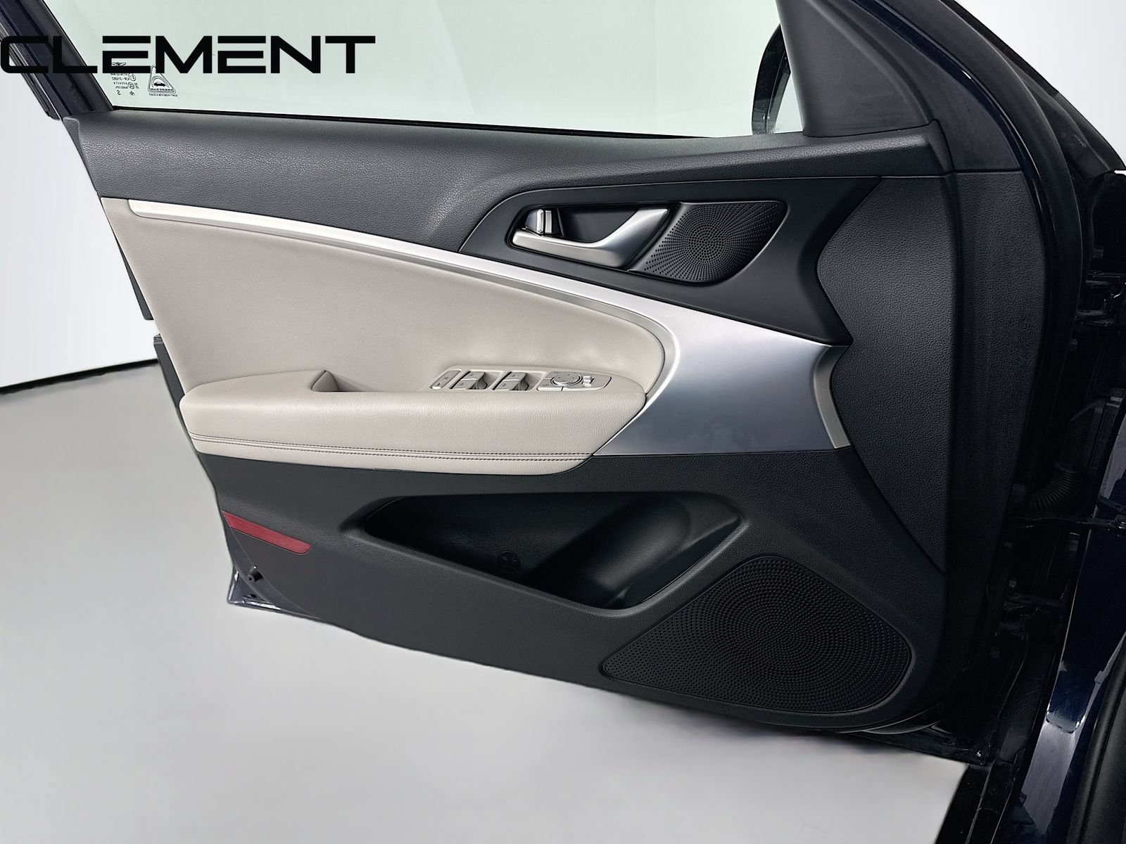 Used 2023 Genesis G70 2.0T RWD image 27