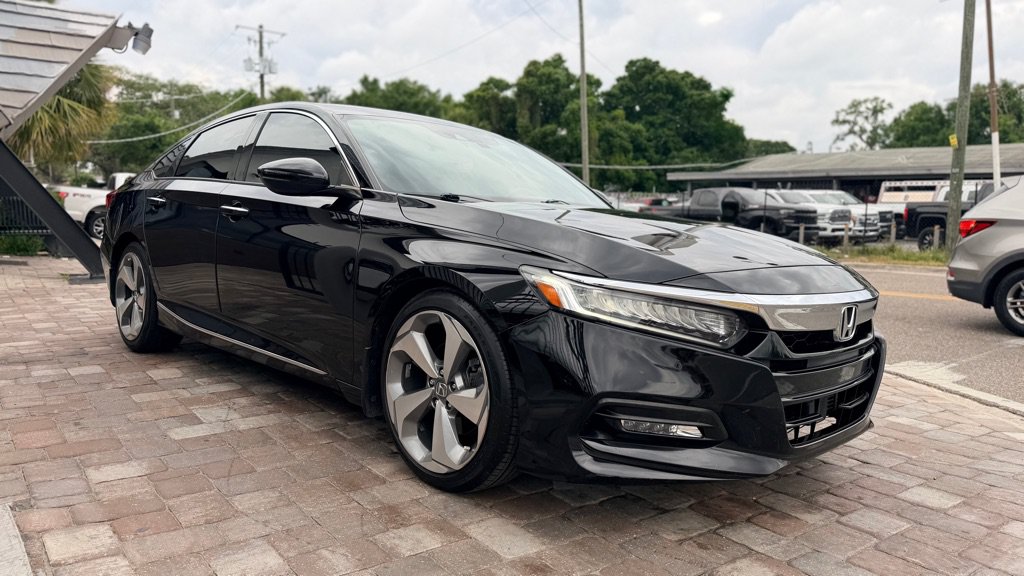 Used 2018 Honda Accord Touring image 6