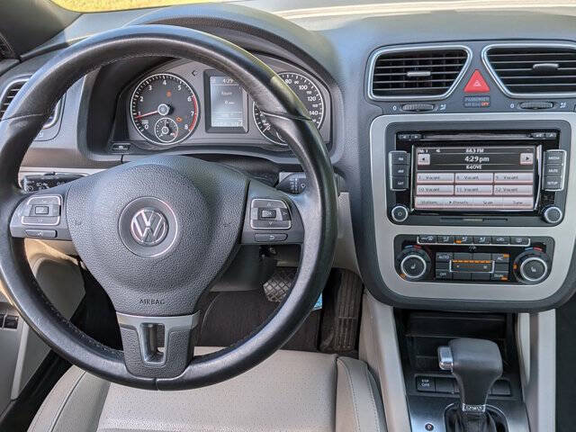 Used 2010 Volkswagen Eos Komfort FWD image 27