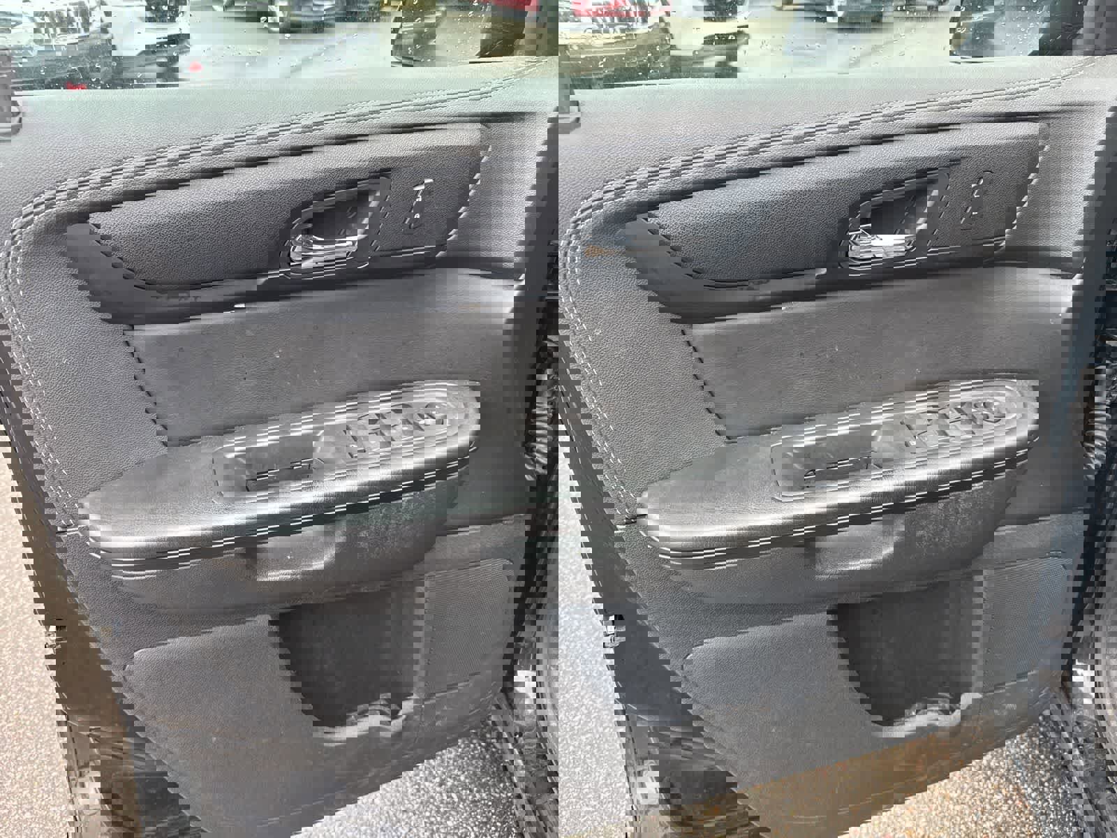 Used 2016 GMC Acadia SLE image 15