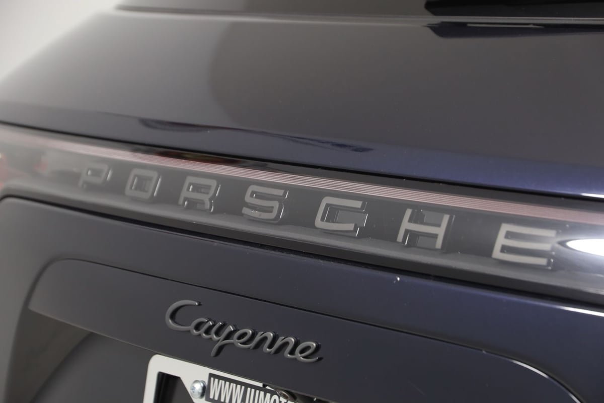 Used 2023 Porsche Cayenne Platinum Edition AWD/4WD image 51