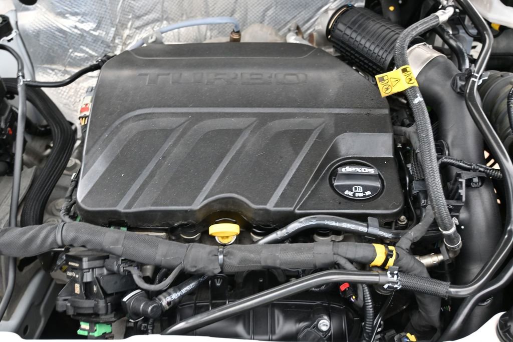 Used 2024 Chevrolet Trax RS FWD image 39