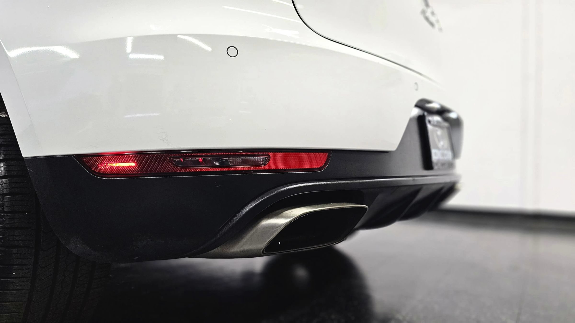 Used 2018 Porsche Macan Sport Edition AWD/4WD image 32