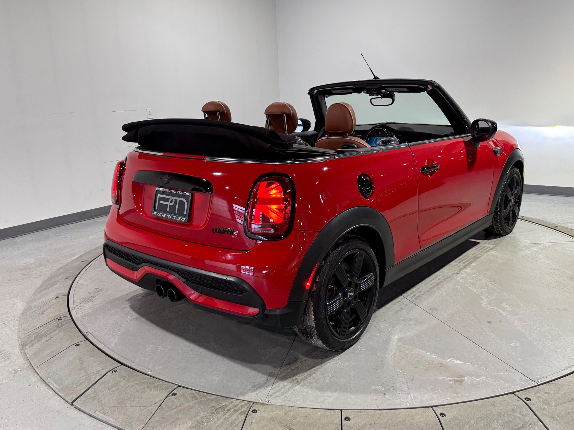 Used 2023 MINI Cooper S w/ Signature Upholstery Package image 18
