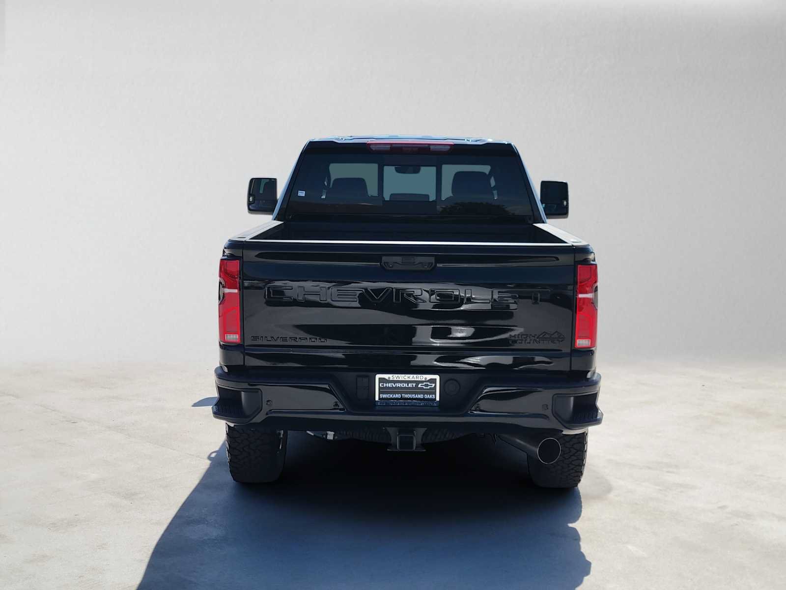 New 2026 Chevrolet Silverado 2500 High Country w/ Midnight Edition AWD/4WD image 4