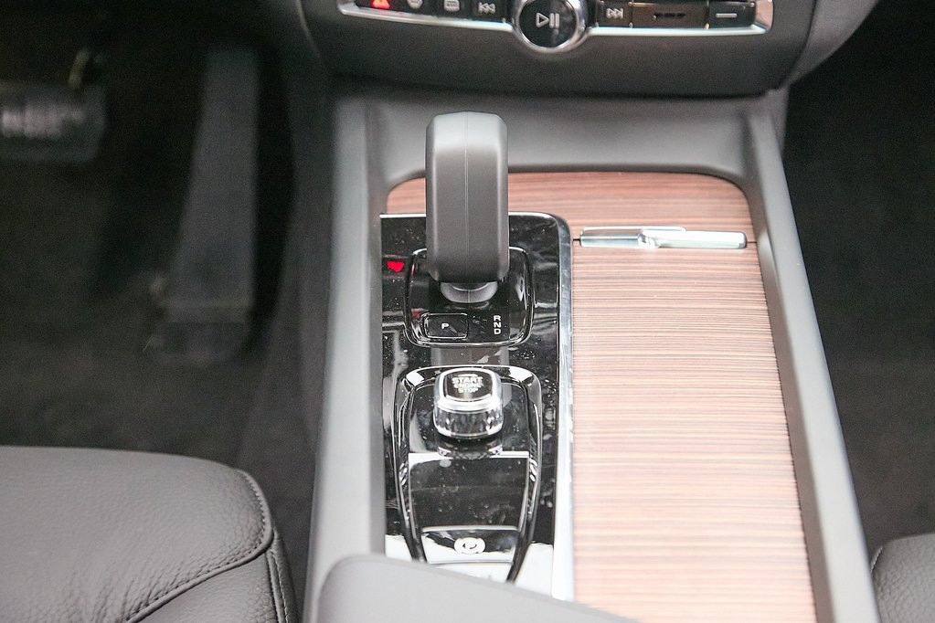 New 2026 Volvo V60 B5 Cross Country Plus w/ Climate Package image 29