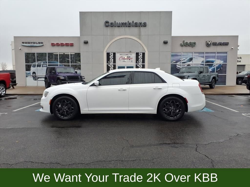 Used 2023 Chrysler 300 Touring L image 1