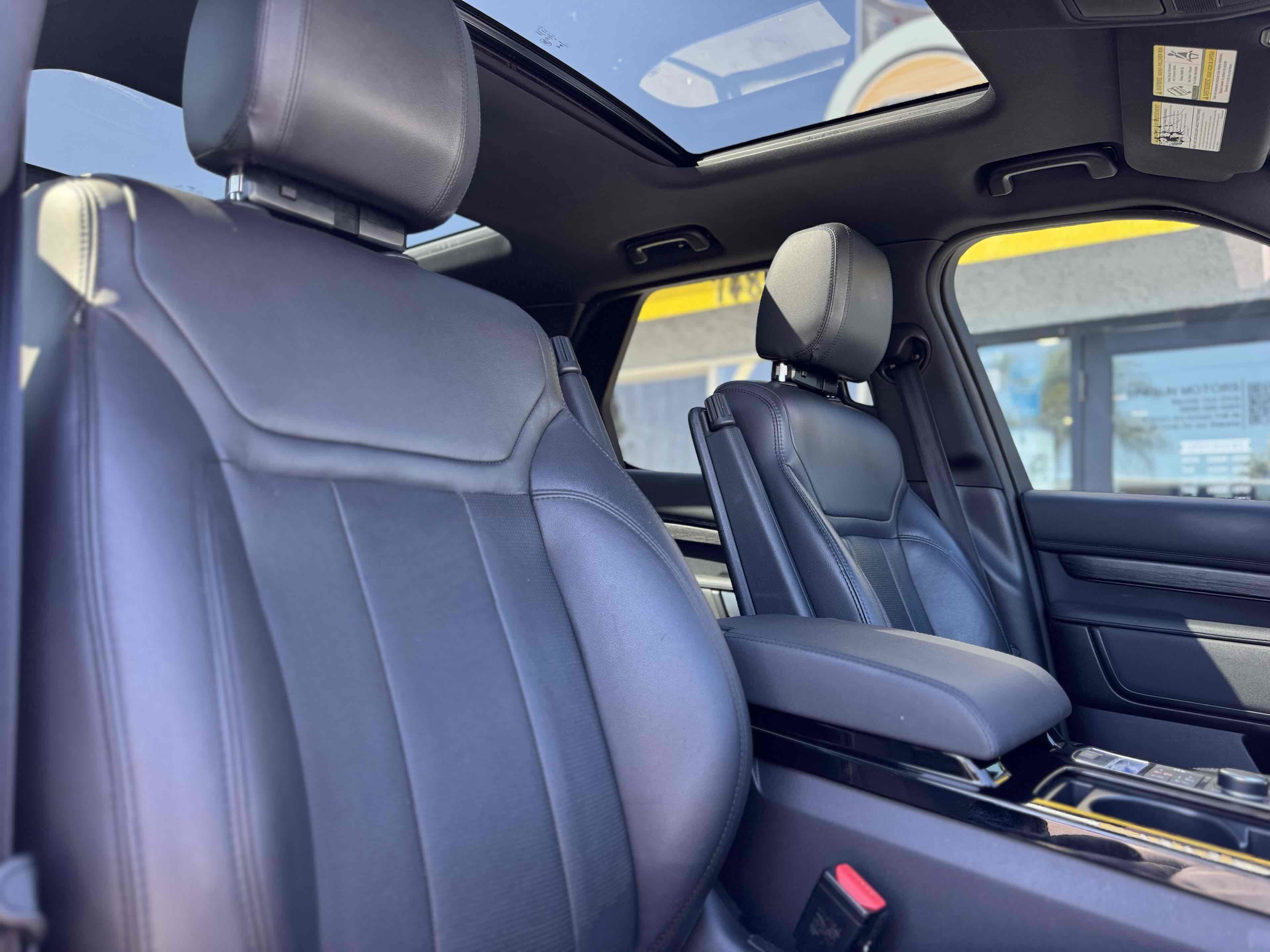 Used 2018 Land Rover Discovery HSE AWD/4WD image 20