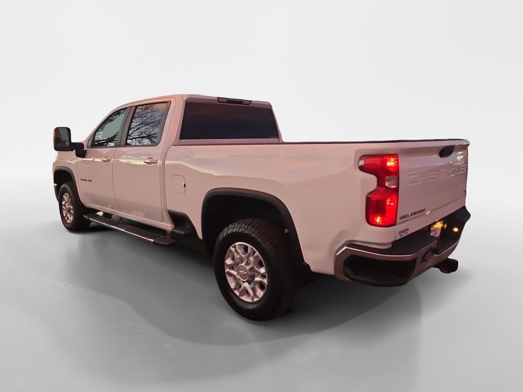 Used 2024 Chevrolet Silverado 2500 LT image 3