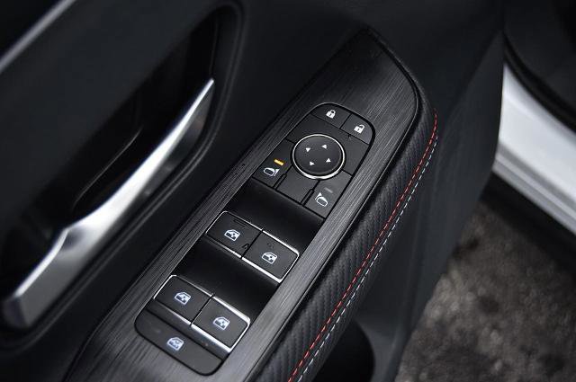 New 2025 Nissan Kicks SR image 9