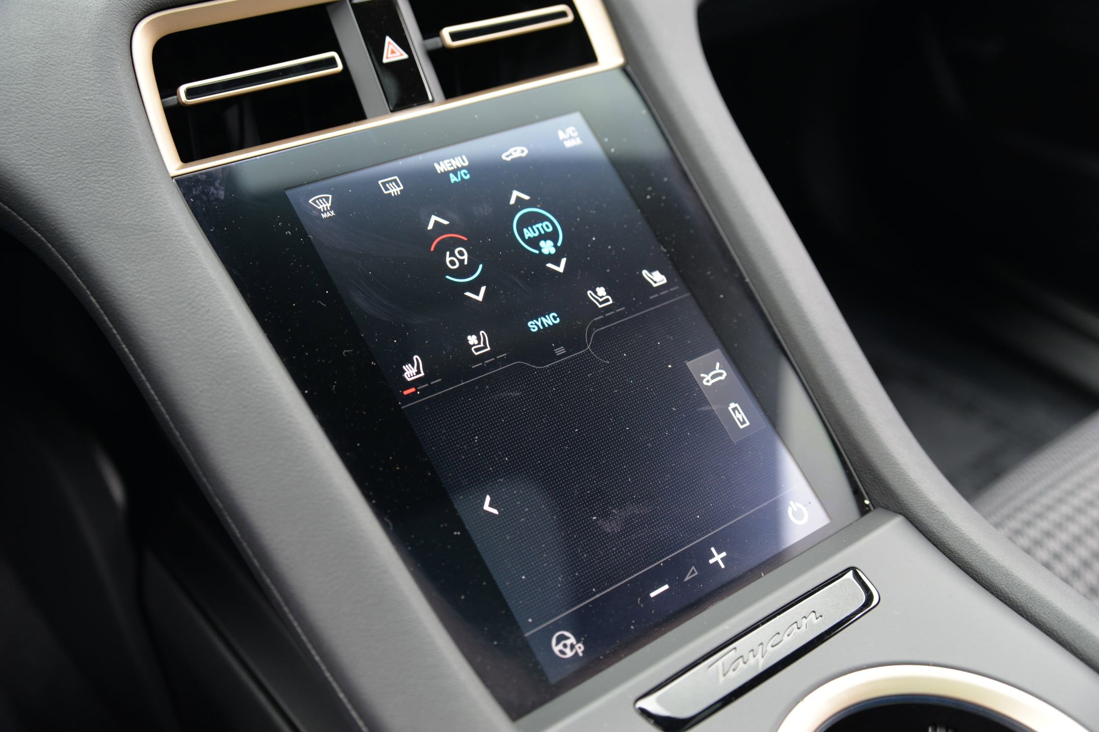 Certified 2025 Porsche Taycan 4S image 28