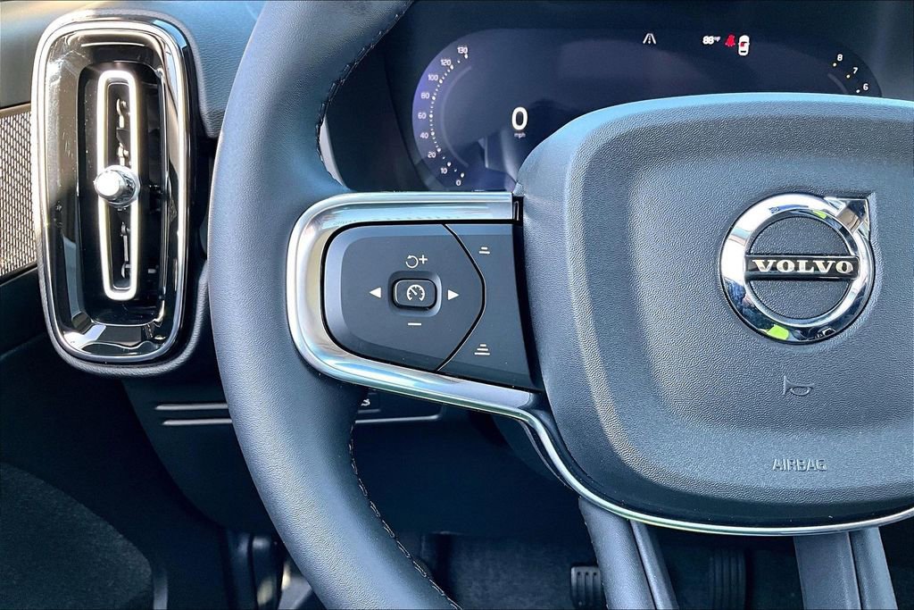 New 2026 Volvo XC40 B5 Ultra AWD/4WD image 17