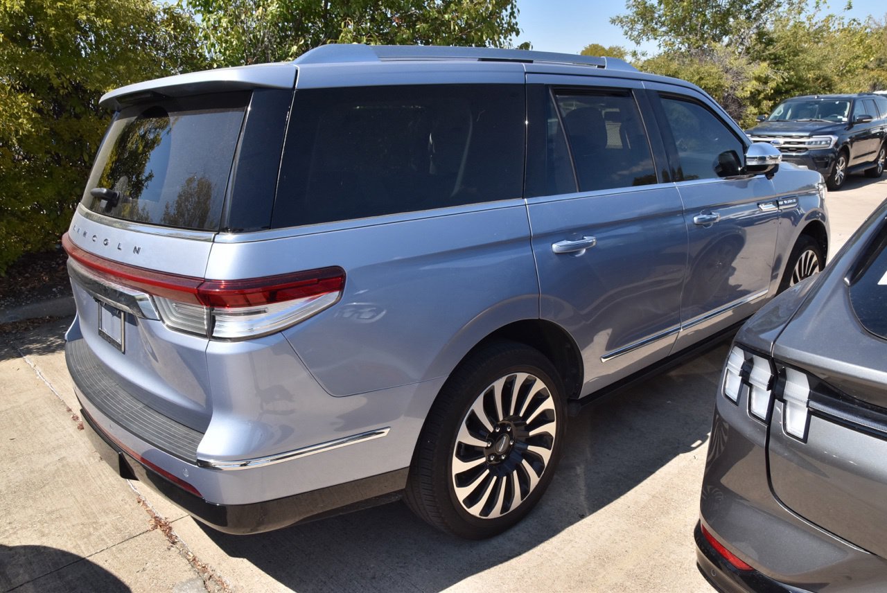 Used 2024 Lincoln Navigator Black Label AWD/4WD image 6