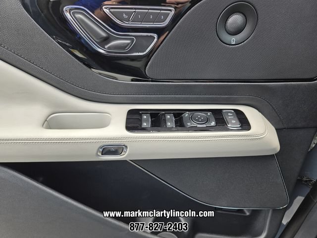 New 2026 Lincoln Aviator AWD image 21
