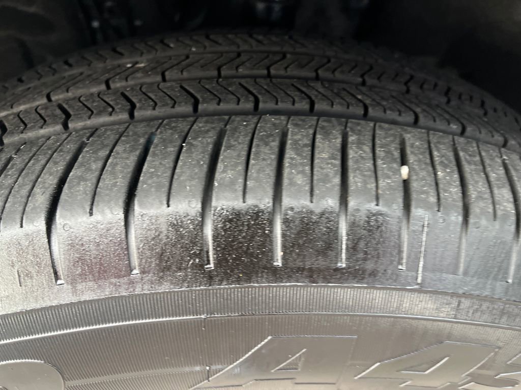 Used 2024 Toyota Highlander XLE image 28