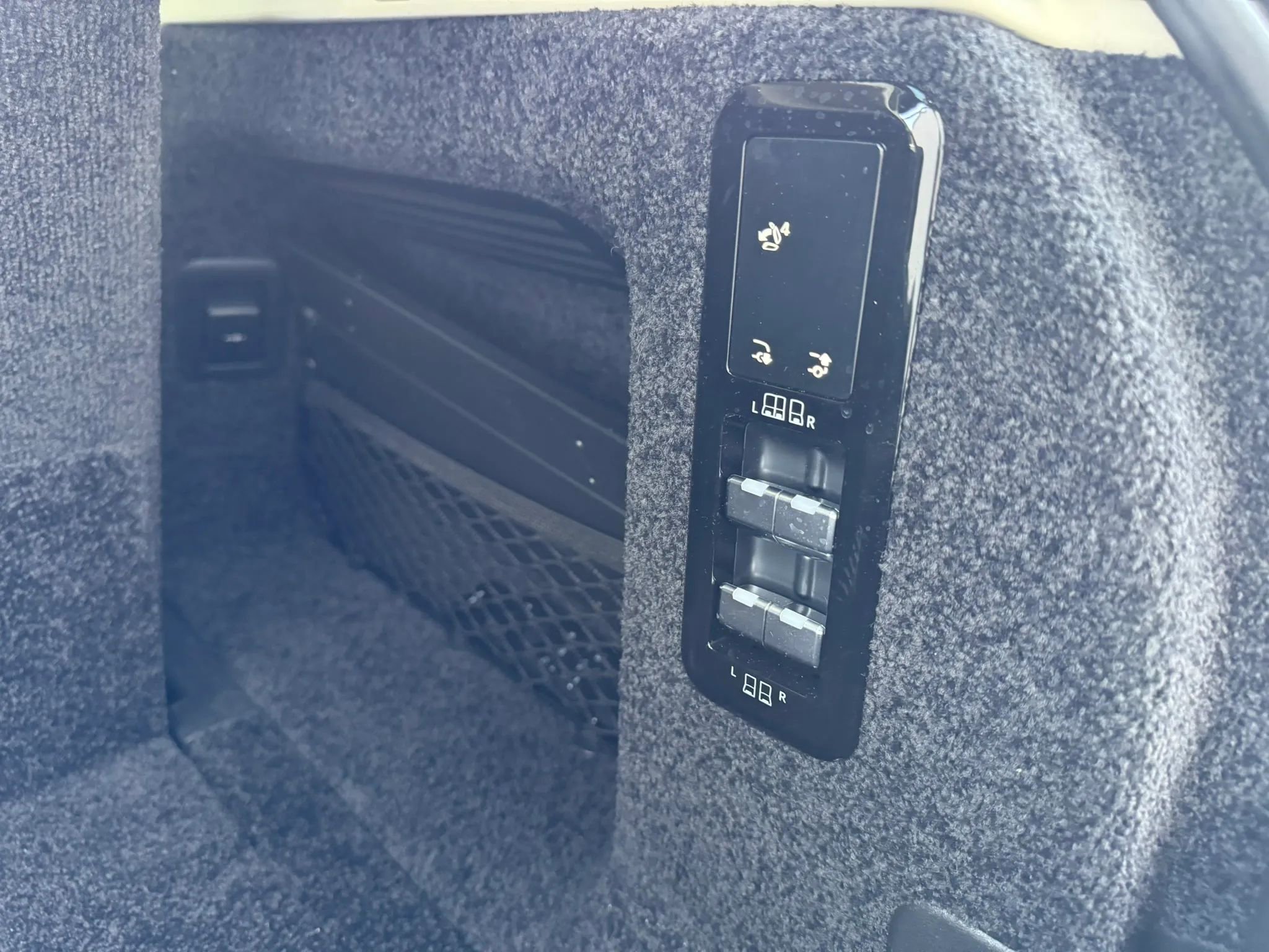 Used 2025 Land Rover Range Rover Long Wheelbase SE image 30