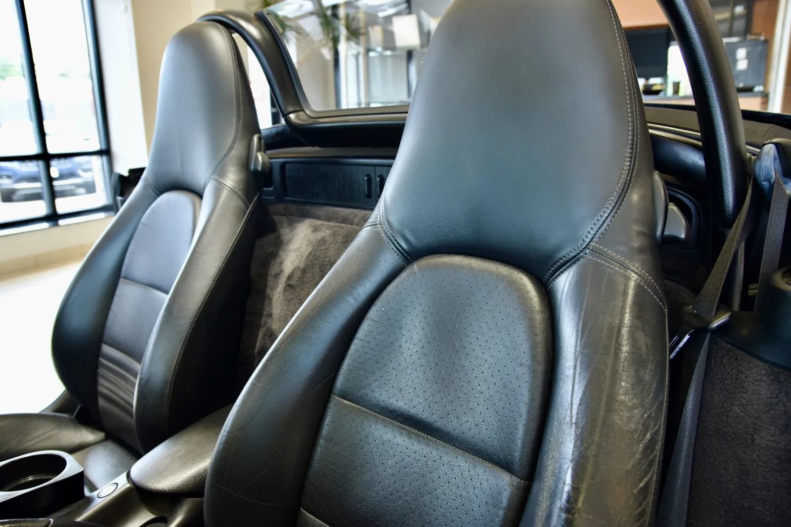 Used 2001 Porsche Boxster RWD image 23