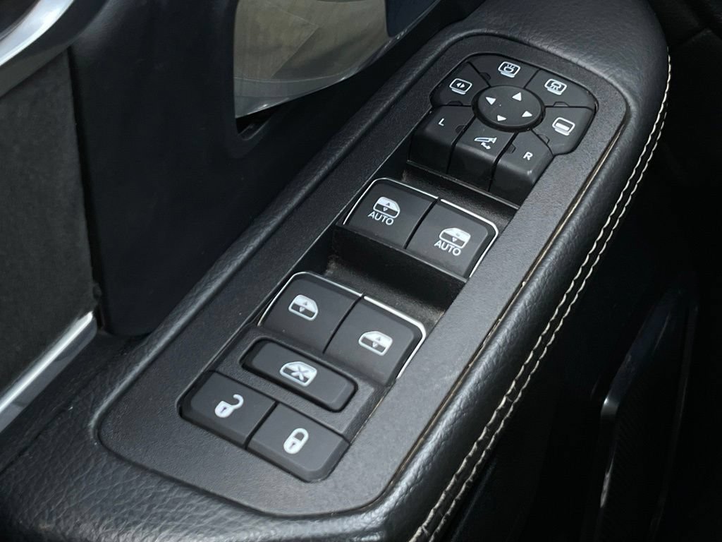 Used 2025 RAM 2500 Laramie AWD/4WD image 11